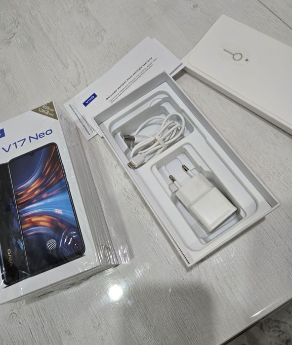 Продам телефон 30000 тг.