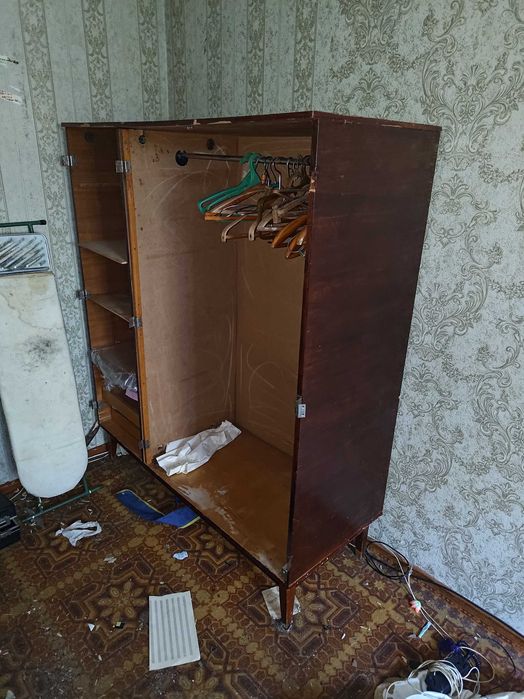 Сервант с нижней тумбой и др