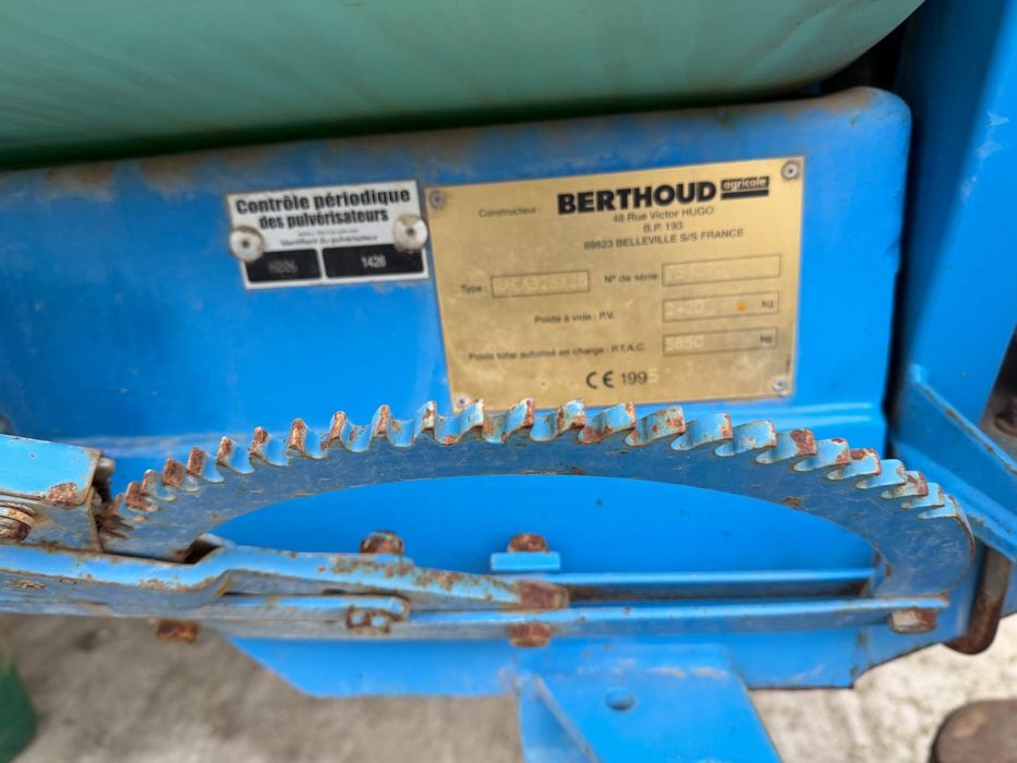 Vând Instalație Erbicidat Berthoud 3200