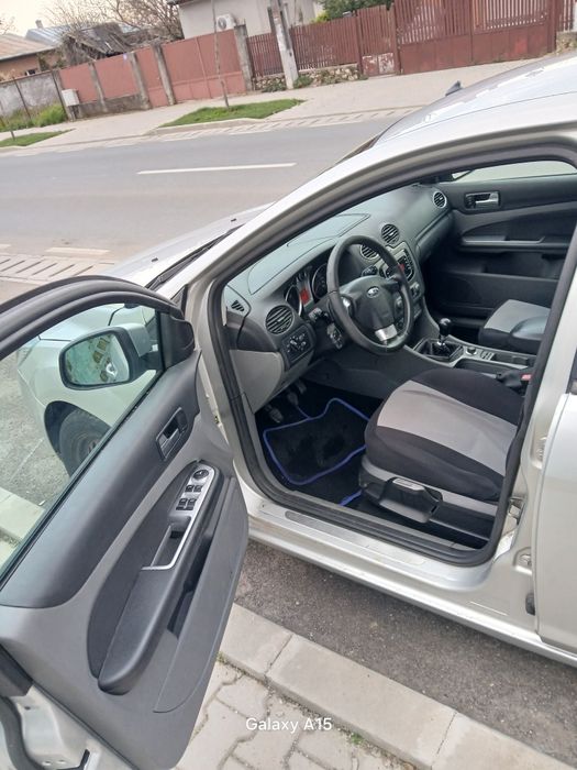 Ford focus 2 facelift anul 2008  2.0 benzină 145cp titanium sport