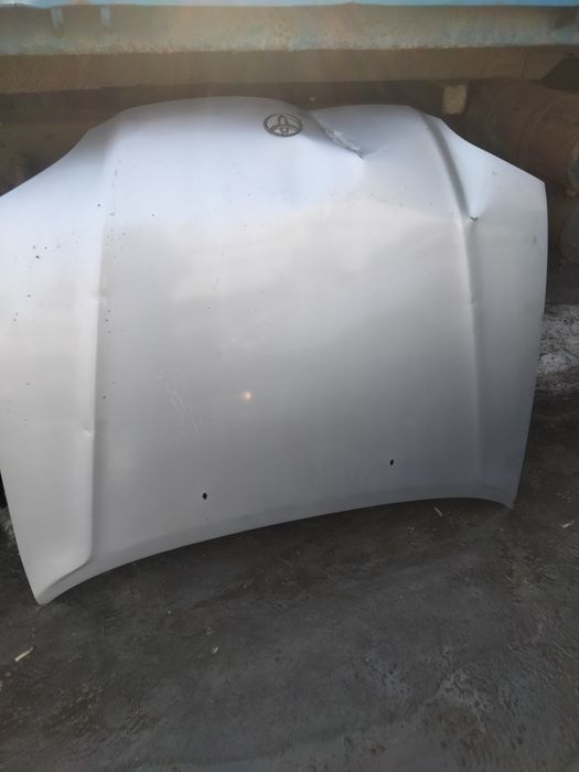 Продам капот Тойота Авенсис