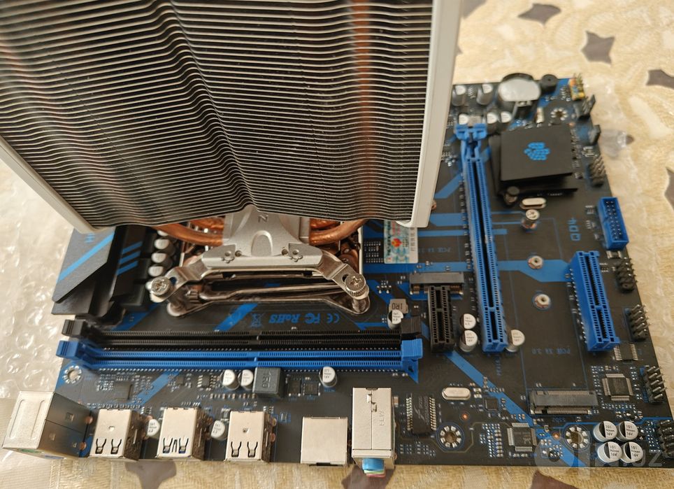 HUANANZHI X99-QD4 + 2680v4 + cooler cpu