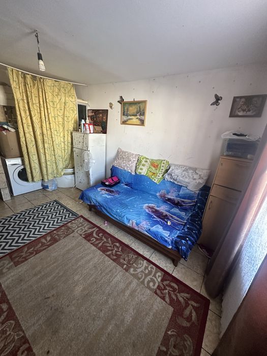 Vând cameră de cămin