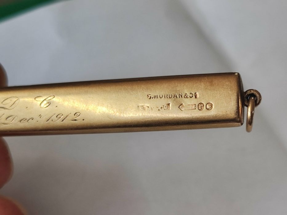 Златен медальон 9 С 375