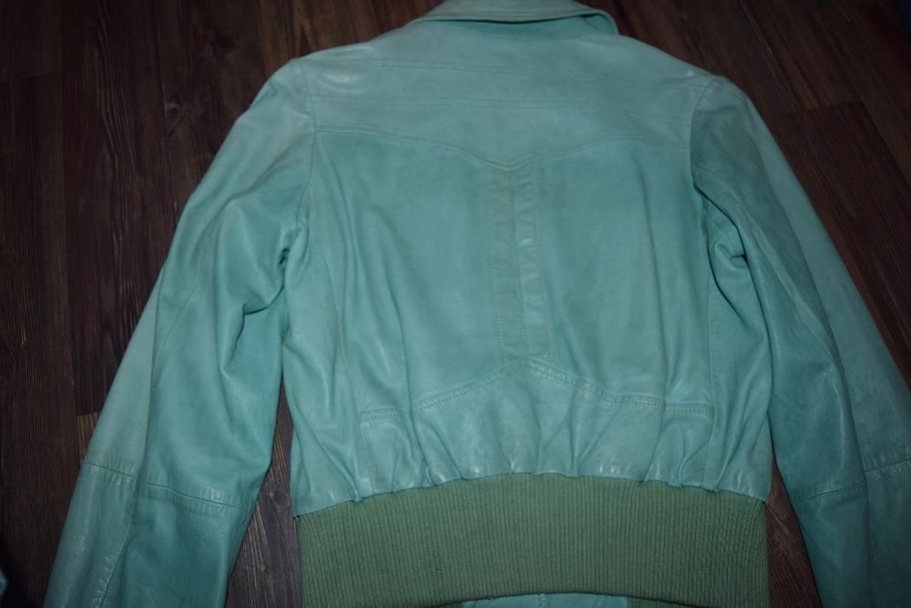 НАМАЛЕНО-Яке Fornarina- ест.кожа, цвят мента