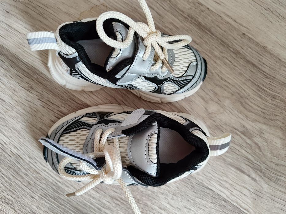 Кроссовки детские 15см. Размер 23