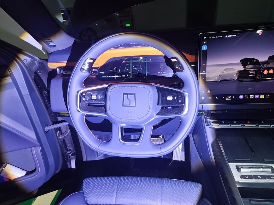 2026-yil kuzov Zeekr 9X obsidian black, 70kWh