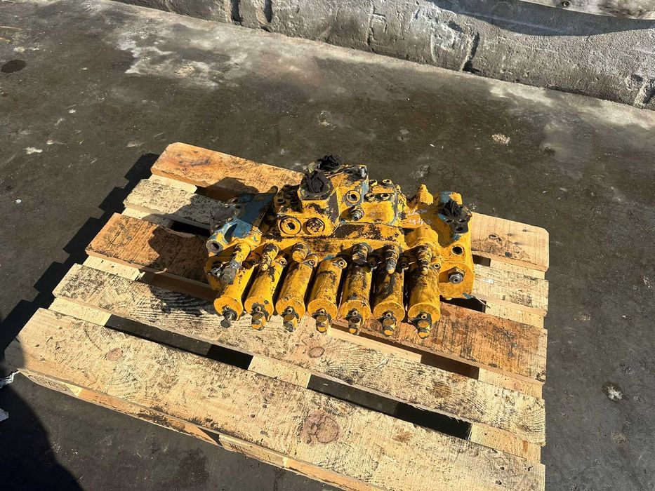 Distribuitor hidraulic excavator Liebherr R 932 HDSL Litronic