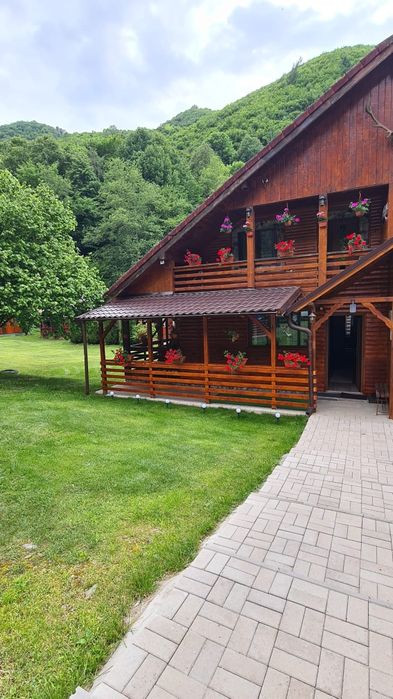 Cabana Floris de inchiriat