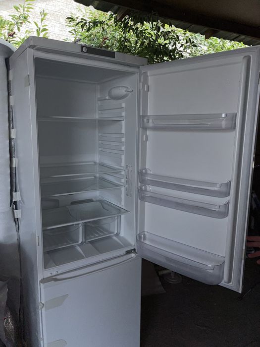 Холодильник Indesit ES 18 A