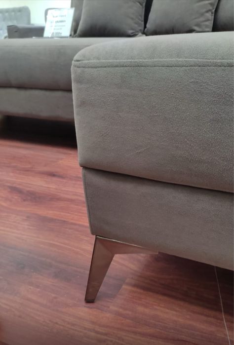 Угловой серый диван