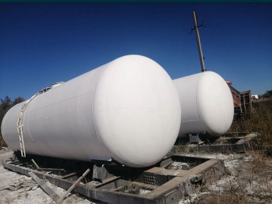 Цистерны ёмкосьти вагонные.