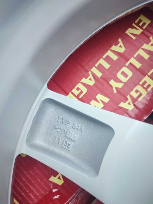 Джанти MOMO 5х112/17 ет35 8J.