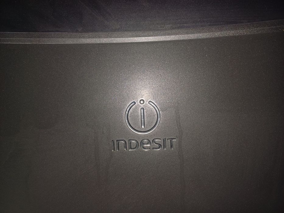 Холодильник Indezit