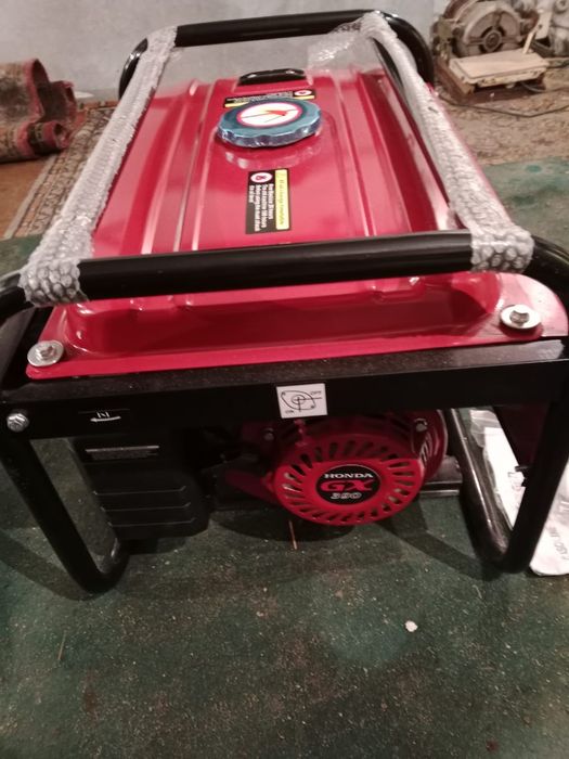 Продам бензиновый генератор