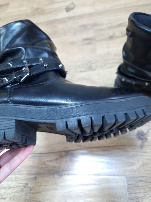 Естествена кожа Bata