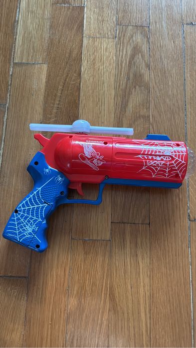 Детски играчки и книжки