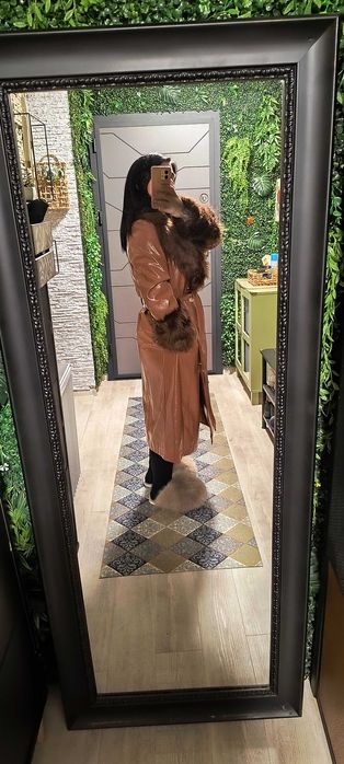 Тренч Изкуствен кожа с пух, размер М, 20 евро