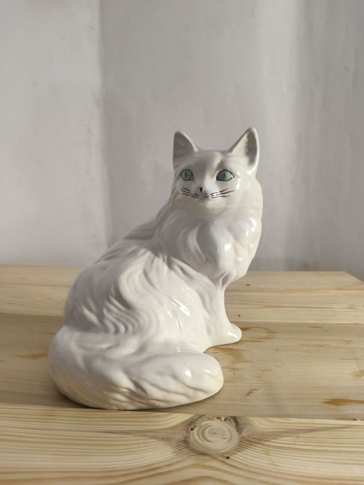 Vând bibelou ceramica pisica