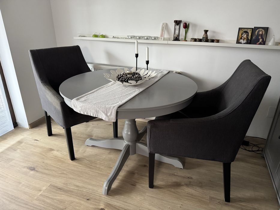 De vanzare 4 scaune (cu husele aferente), SAKARIAS