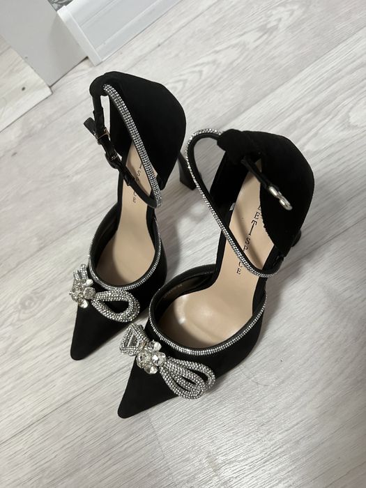 Новые замшевые туфли