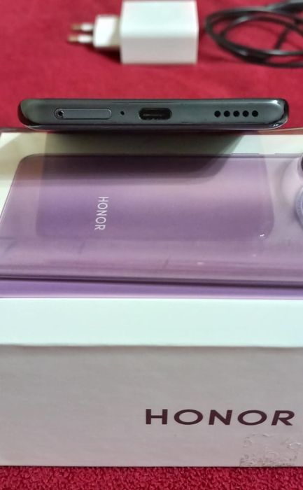 Продаю Honor x9c срочно