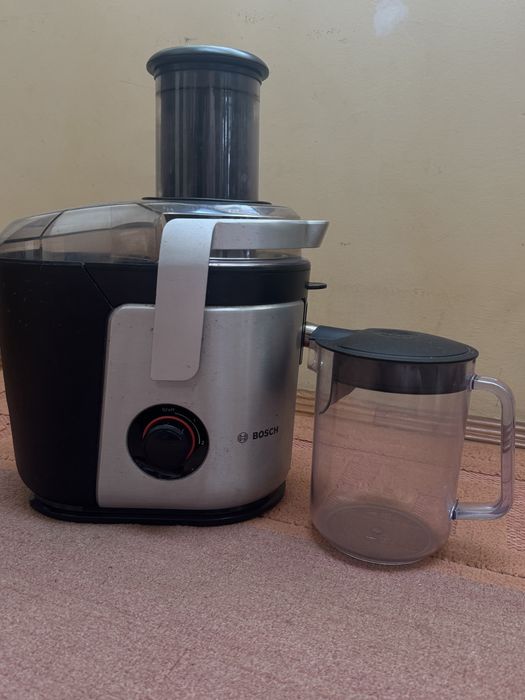 Storcător de fructe Bosch