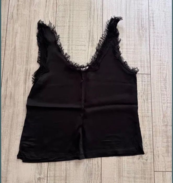 Стилен черен топ ZARA сатен