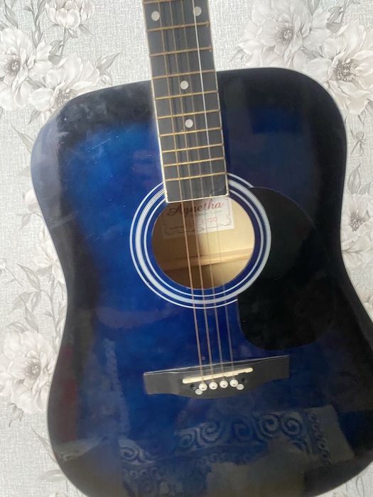 Гитара акустическая