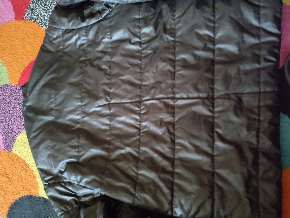 Vând geacă subțire Quechua