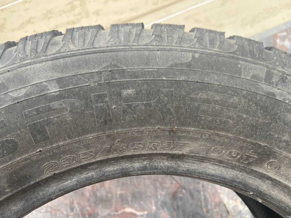 Зимние шины 235/65 R17