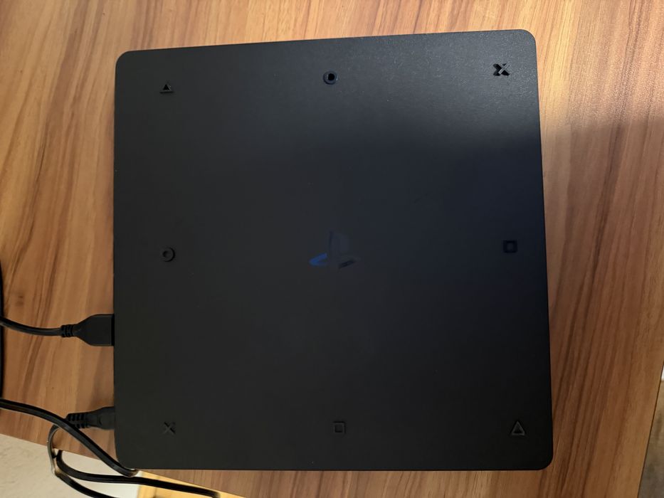 Конзола Sony Playstation  4