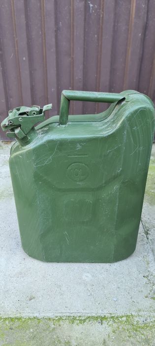 Канистра 20 литров и 10 литров