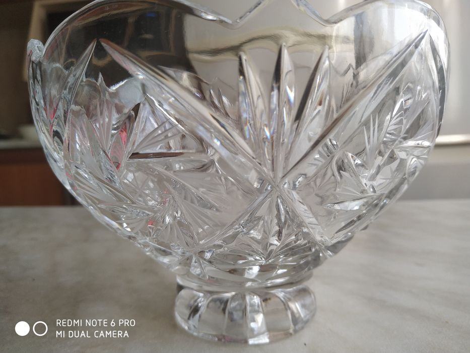 Хрустальная ваза.