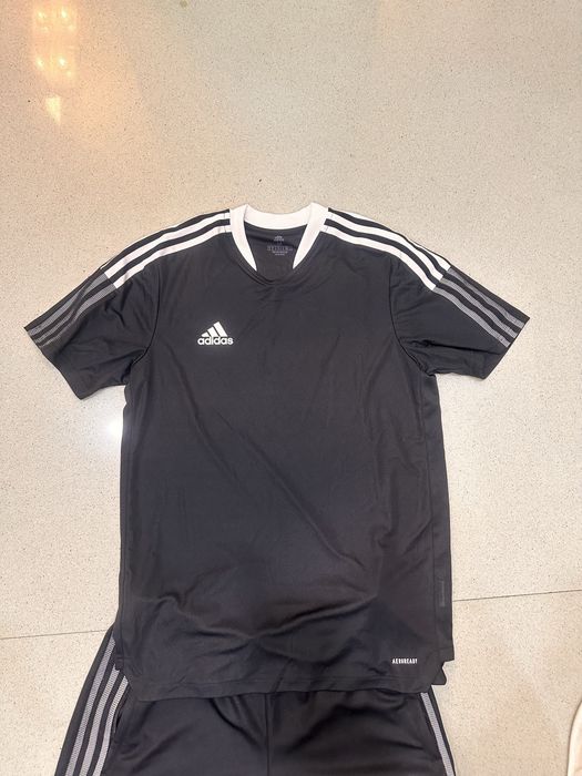 Compleu sport Adidas original