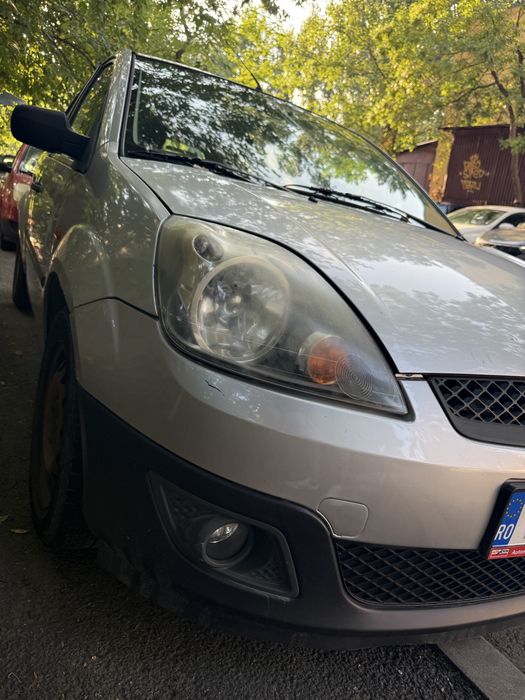 Vand Ford Fiesta 2008 benzina 1.4