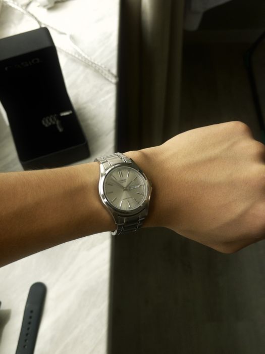 продаю часы Casio MTP-1239