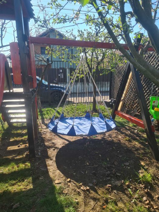 Vand loc de joaca pentru copii