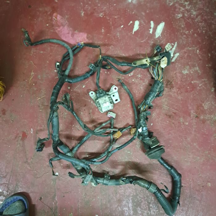 Запчасти тойота карина е