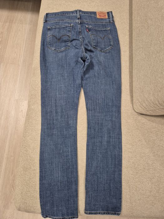 Дънки-дамски, Levis