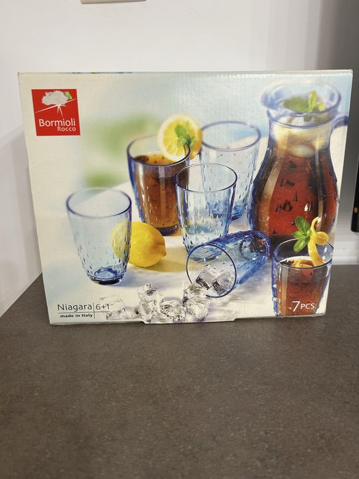 Стъклени чаши нови и използвани