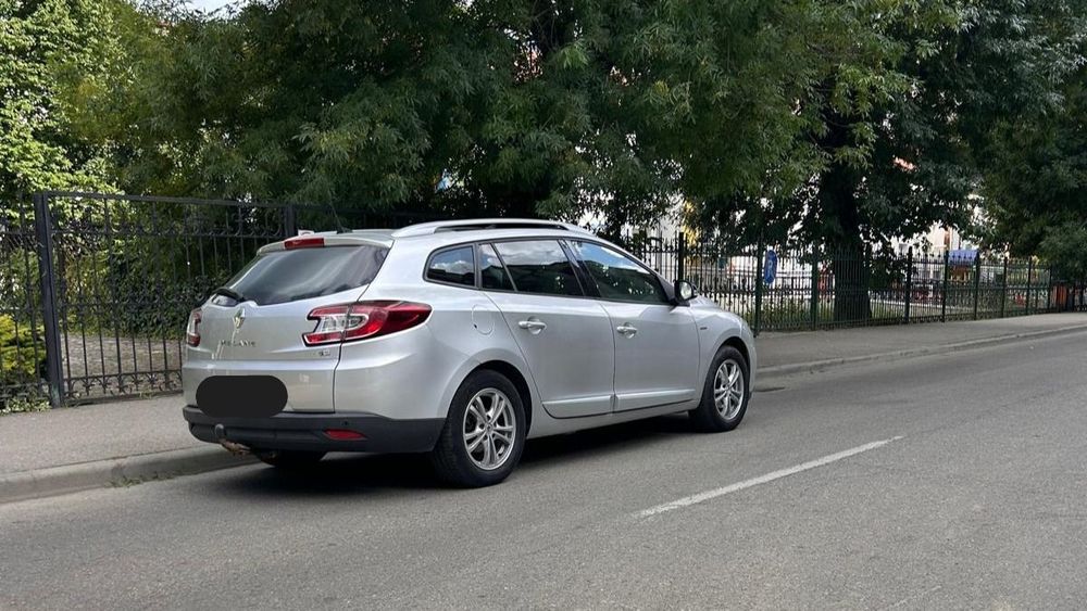 Renault Megane RENAULT MEGANE GRANDTOUR 1.5dci BOSE EDITION 110 aproape full option