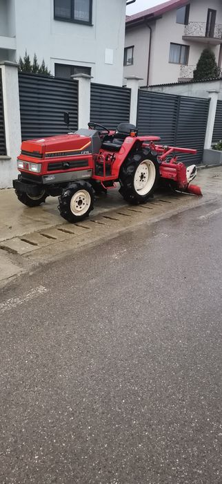 Tractor japonez yanmar f215