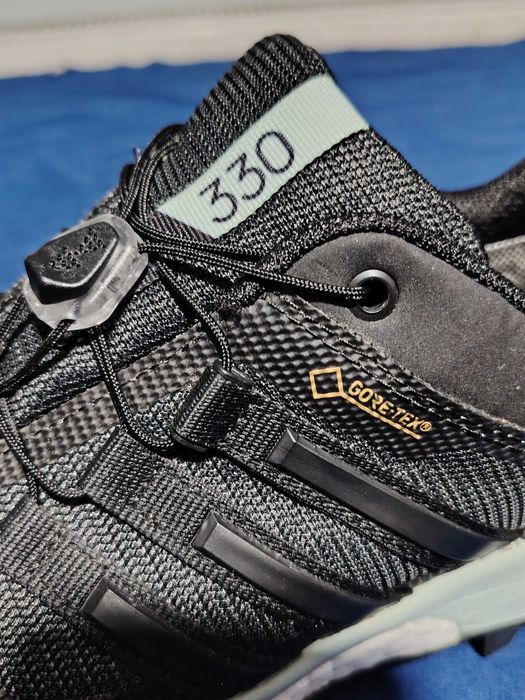 ADIDAS TERREX 330, cu GoreTex, mărimea 40, interior 24,5 cm.