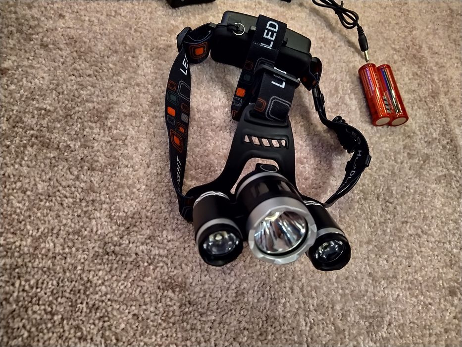 Lanterna De Cap 3 x Led Cree XML T6 Frontala + 2x Acumulatori 18650