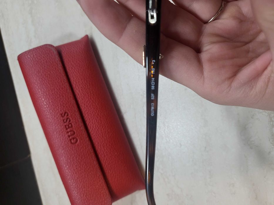 Слънчеви очила Guess