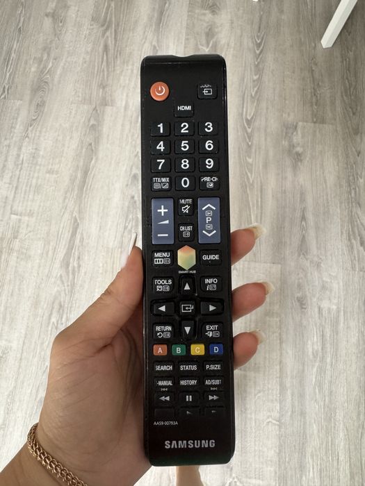 Продам смарт телевизор самсунг