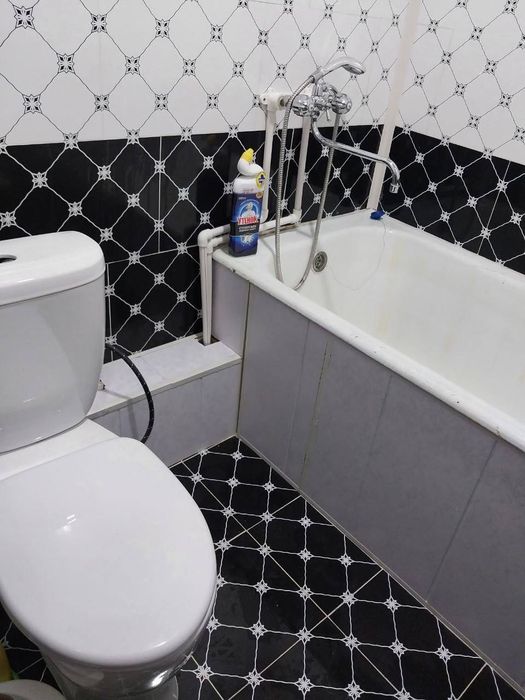 Сдается 1 комнатная квартира 
С обстановкой в горде Алмалыке