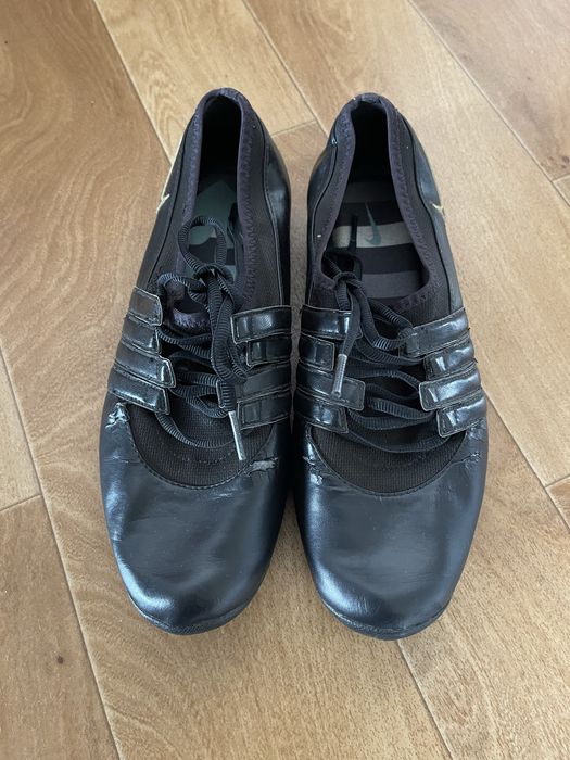 Кроссовки nike.