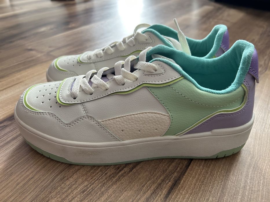 Дамски кецове Stradivarius